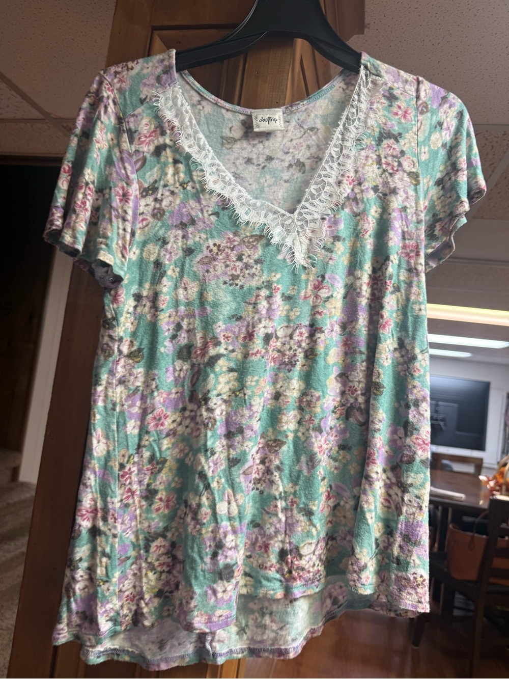 Daytrip Mint Floral V-Neck Lace-Trim Top